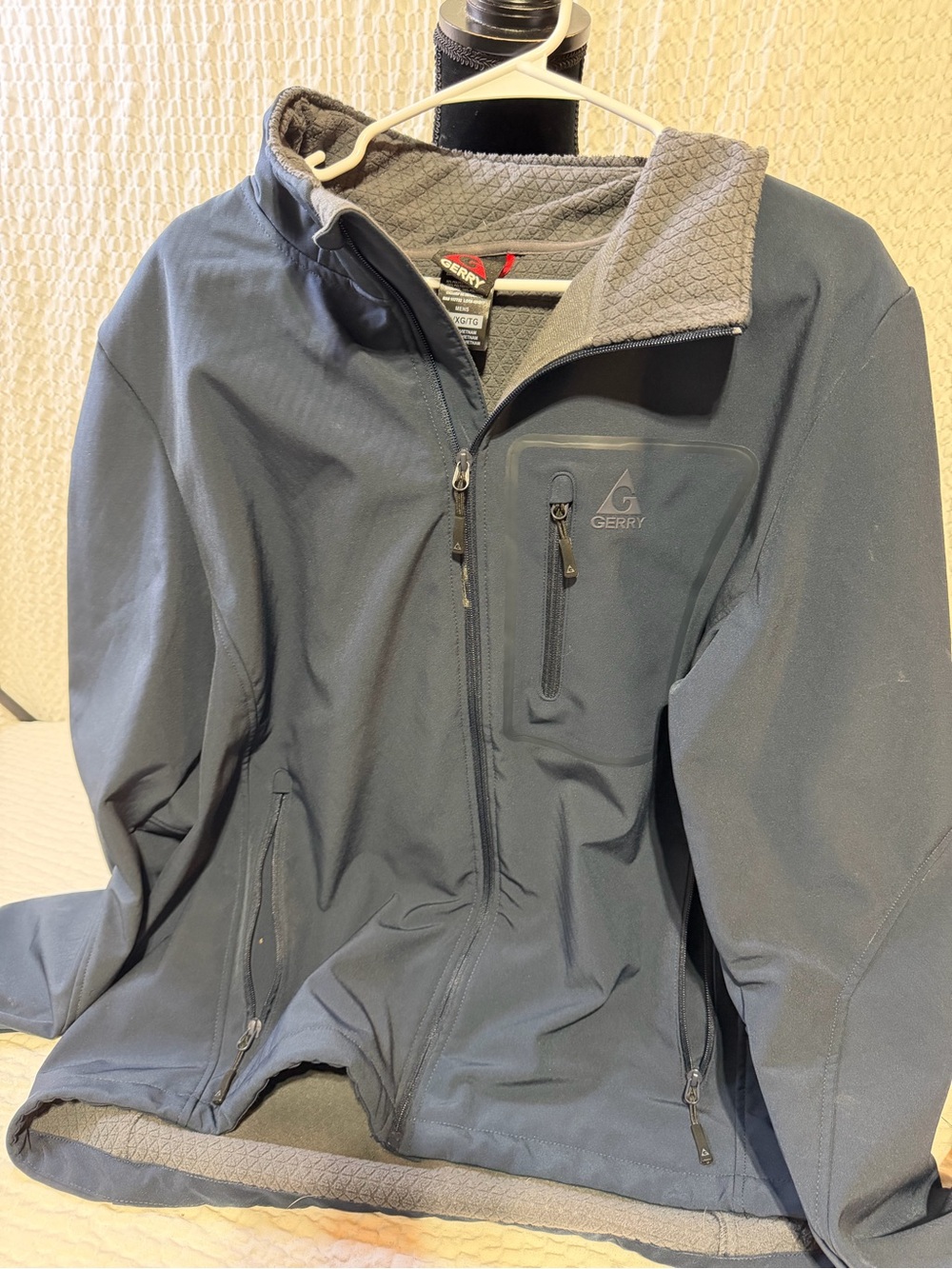 Gerry Men's Navy Softshell Jacket